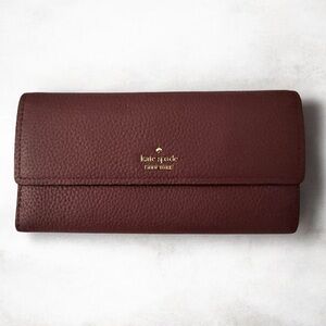 Kate Spade New York Oakwood Street Pebble Leather Kinsley Wallet Plumberry EUC